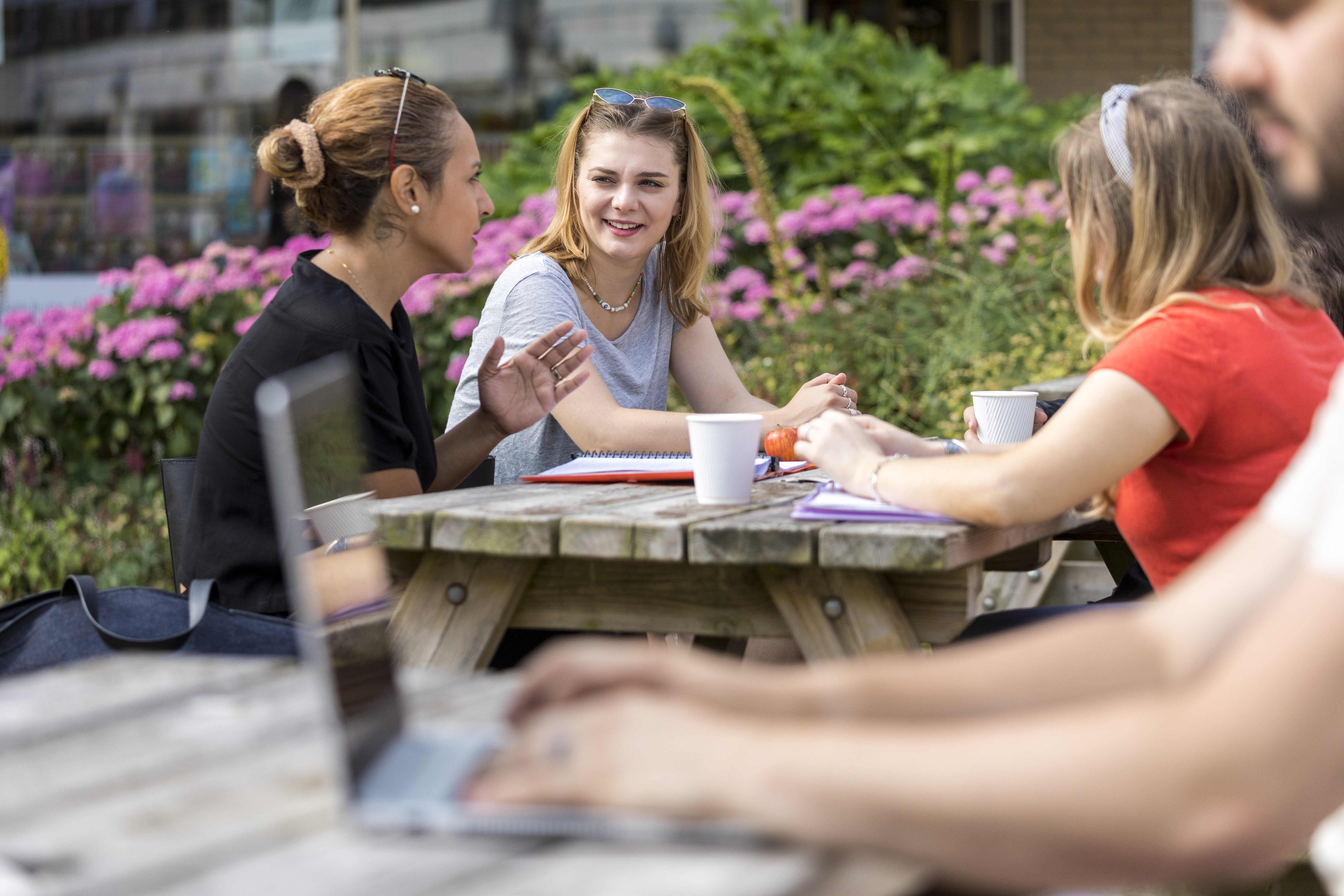 빠르게 확장하는 위협 환경에 맞서는 고등 교육 네트워크 보안 간소화